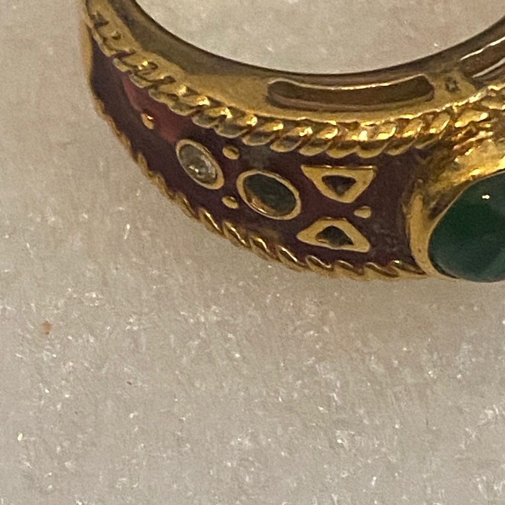 Vintage Joan Rivers Gold-Tone Green Stone & Red Enamel Ring size 9 - Picture 5 of 8